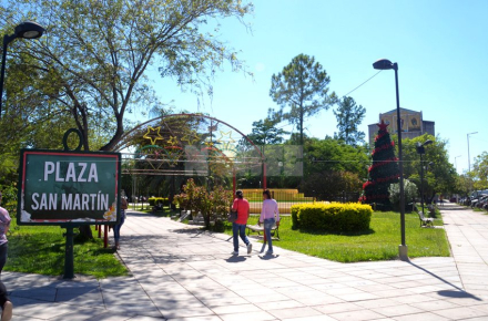 muerto en la plaza.jpg