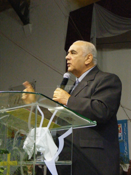 pastor ferrando.jpg