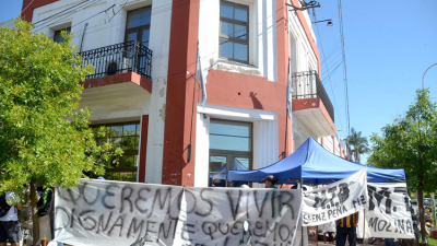 El MTD Sáenz Peña pide en las puertas de Secheep la conexión de energía eléctrica para unas 100 familias