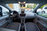 coche-electrico-volkswagen-e-up-interior.jpg
