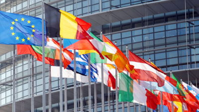 La UE, entre la democratización y la desintegración