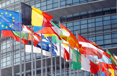La UE, entre la democratización y la desintegración
