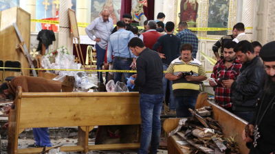 Decenas de muertos por dos explosiones en iglesias coptas en Egipto