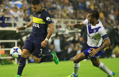 Boca superó a Vélez y sigue aferrado a la punta