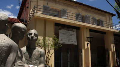 Confirman un caso de meningitis viral en la Escuela Normal