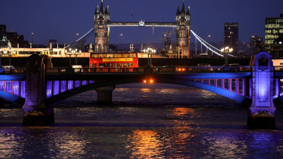 Una furgoneta atropelló a varios peatones en el Puente de Londres