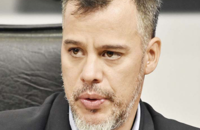 Rey refutó a Peche y le pidió que asuma que la Nación es la responsable del tarifazo en la energía