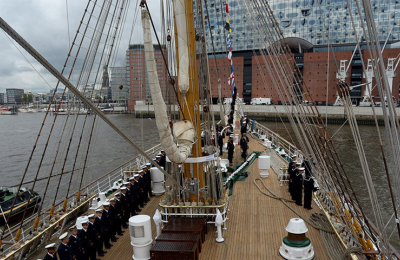 Macri celebrará el Día de la Independencia a bordo de la Fragata Libertad en Hamburgo 