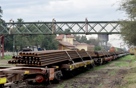 tren-con-rieles1.jpg