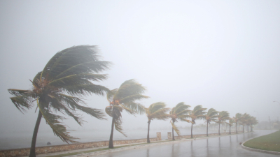 Irma avanza por el norte de Cuba como huracán de categoría 5
