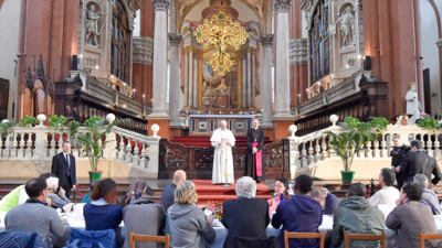 El papa Francisco invitó a cenar a 20 presos y dos se fugaron