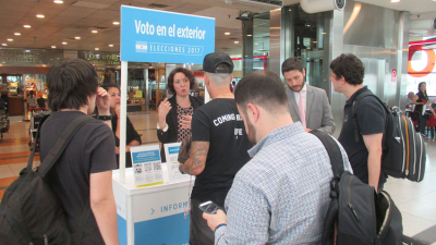 Elecciones legislativas 2017: Stand informativo en Ezeiza para argentinos en el exterior