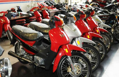 Se desploman ventas de autos y motos