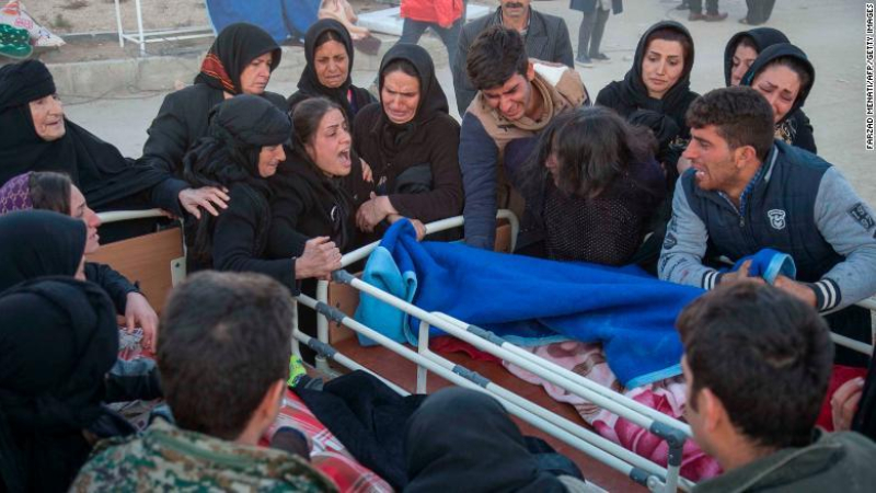 Ya son más de 400 muertos y 7000 los heridos por el terremoto en Irán