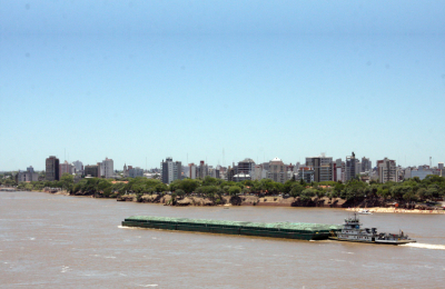 La hidrovía Paraná-Paraguay, recurso estratégico desaprovechado por el país