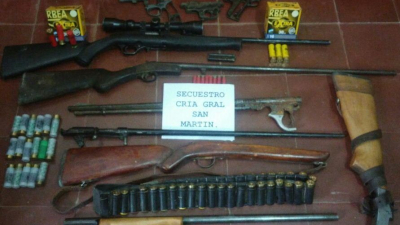 Tenía un arsenal y marihuana en su domicilio