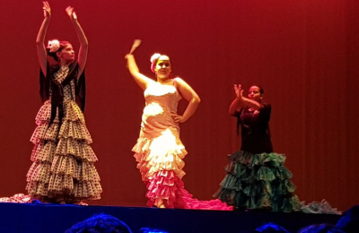 La Academia de danzas de Mariela Strizik presentó Abanicos de España