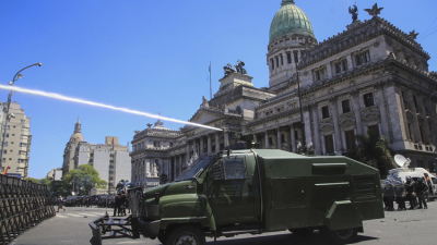 Bonadio procesó a 33 imputados por las protestas frente al Congreso y ordenó la liberación de un detenido