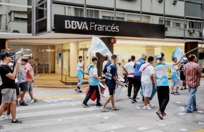Con alto acatamiento, los bancarios realizaron un paro en protesta contra la oferta salarial