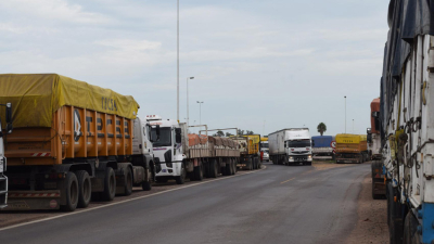 Transportistas paralizarán la carga y traslado de cereales desde el lunes
