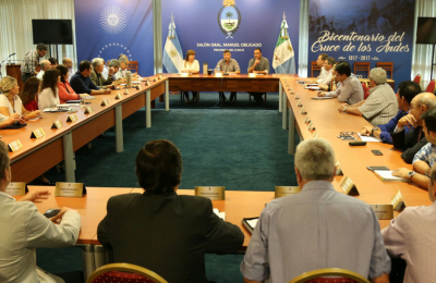 Peppo analizó dos proyectos de ley con su gabinete: convivencia y retiro