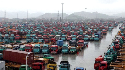 China: huelga de camioneros por el alto precio de los combustibles