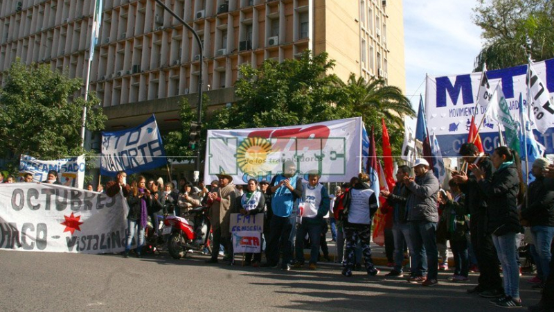 El paro nacional de Camioneros tuvo su correlato en la provincia