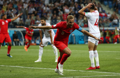 Un frentazo sobre el final le dio el triunfo a Inglaterra