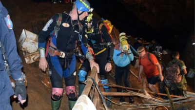 Encontraron con vida a los jóvenes desaparecidos en una cueva de Tailandia