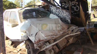 Auto descontrolado casi ingresa a un supermercado de avenida Chaco