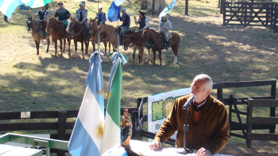 “En momentos de crisis debemos defender nuestra provincia”, apuntó Santos