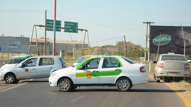 Remiseros y taxistas reclamaron asistencia ante la “desesperante” situación del sector