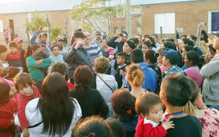 54-INTENDENTE-CON-VECINOS.jpg