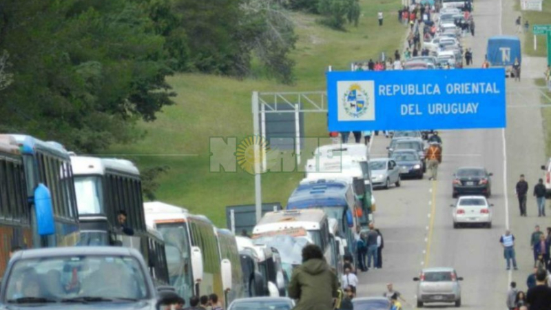 La devaluación argentina hace que paraguayos y uruguayos vacíen los negocios argentinos