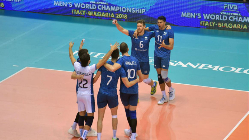 Argentina se clasificó a la segunda fase del Mundial pese a perder con Japón por 3 a 2