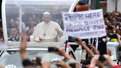 El papa comparó el aborto con ‘alquilar un sicario para resolver un problema‘