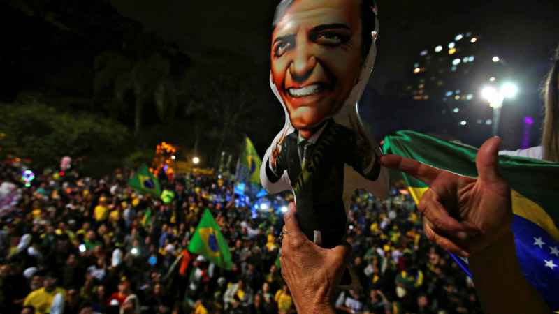 Chile será el primer país que Bolsonaro visitará tras ganar balotaje en Brasil