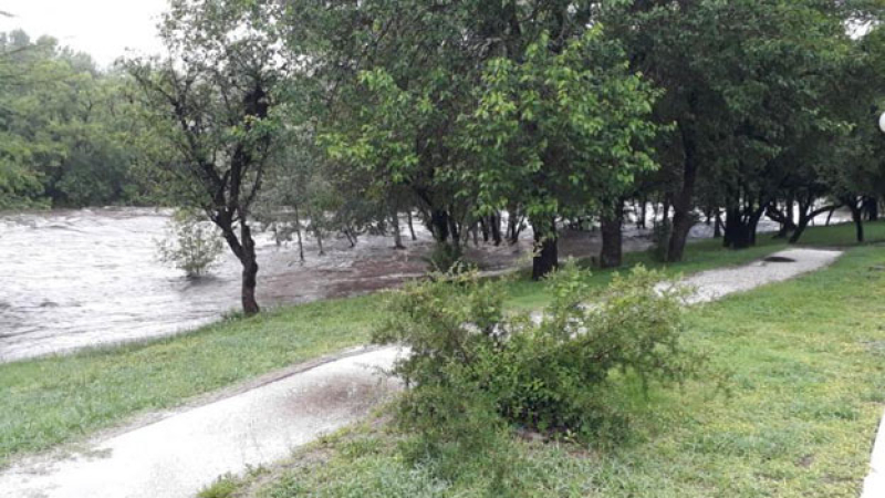 Córdoba: crecida de siete metros del río San Antonio genera alerta en la zona del dique San Roque