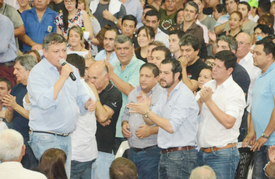 Intendentes piden que Peppo defina qué hará con funcionarios gustavistas