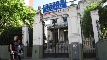 El colegio al que asistía la menor (foto Maximiliano Luna).jpg