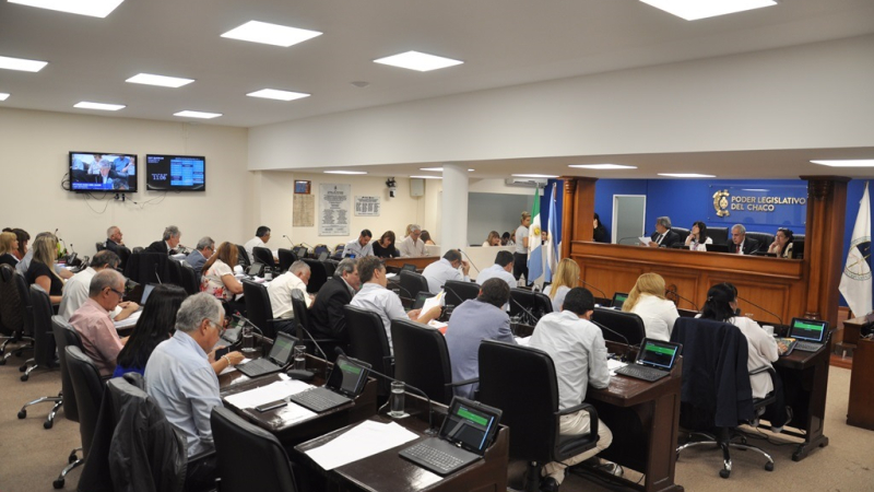 El gobierno sólo consiguió el apoyo para aprobar el crédito que financiará obras en cuatro comunas