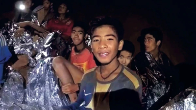 Dijeron al mundo que los niños de Tailandia habían buceado para salir de la caverna... pero fue mentira