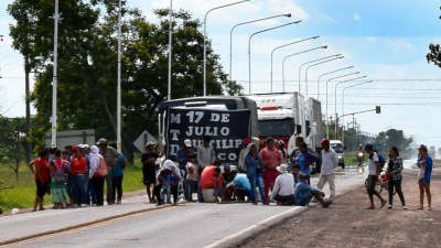 Enorme malestar y perjuicios por piquetes en la Ruta 16 frente a Quitilipi