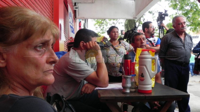 Ecónomo: a 15 días del cierre empleados siguen esperando que el dueño dé la cara