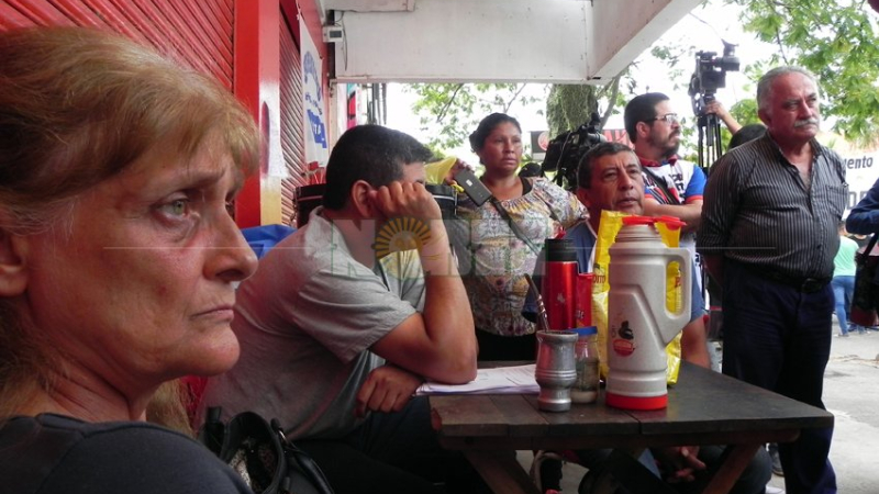 Ecónomo: a 15 días del cierre empleados siguen esperando que el dueño dé la cara