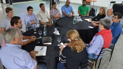 Ingenieros agrónomos plantearon la Ley de Biocidas al ministro Nievas