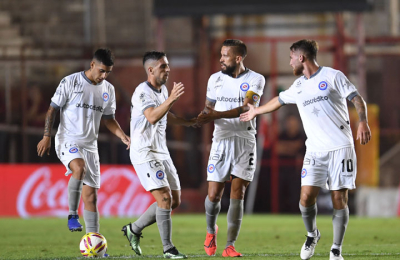 Argentinos dio el primer paso ante Independiente