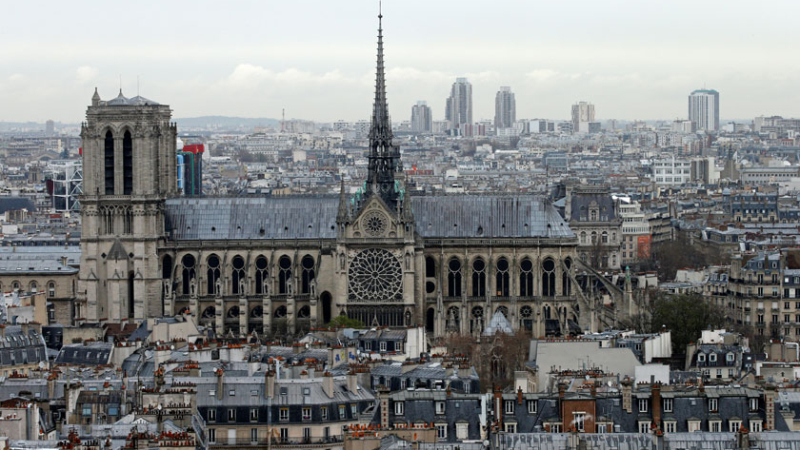 Incendio en Notre Dame: la aguja, el techo y 3 reliquias, parte del patrimonio que se perdió