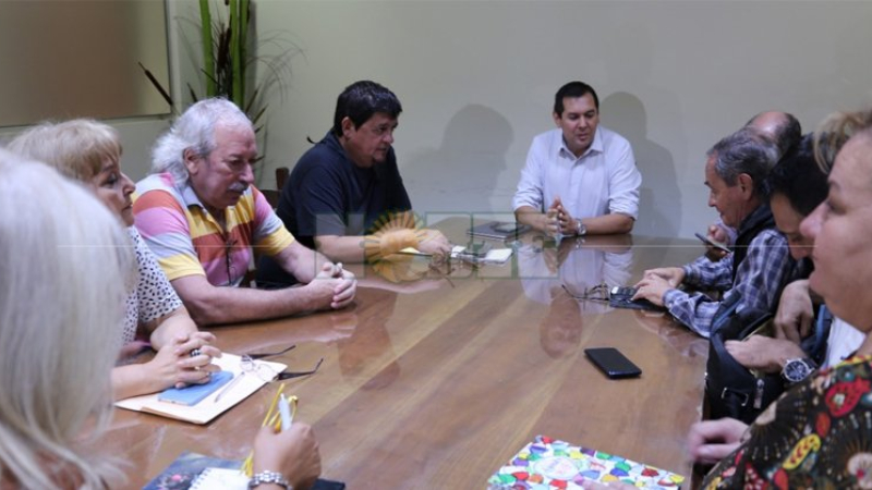 Conflicto docente: no habrá descuentos por los días de paro y gobierno mejorará oferta salarial