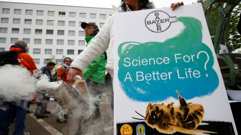 Accionistas de Bayer votan contra el directorio
